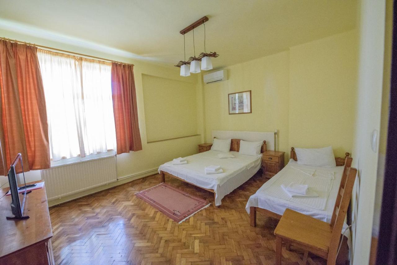 Pensiunea Tranzit Satu Mare Exterior photo